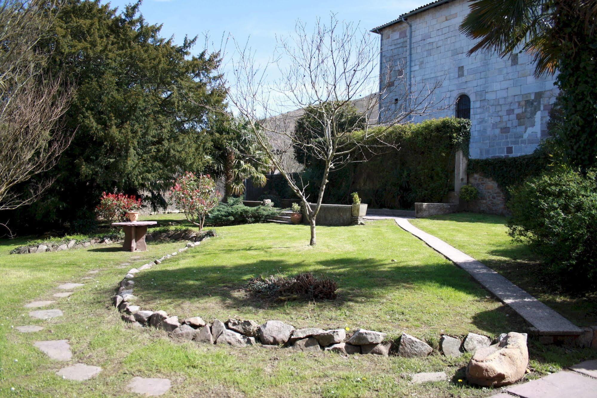 Hotel De La Rhune Ascain Exterior photo